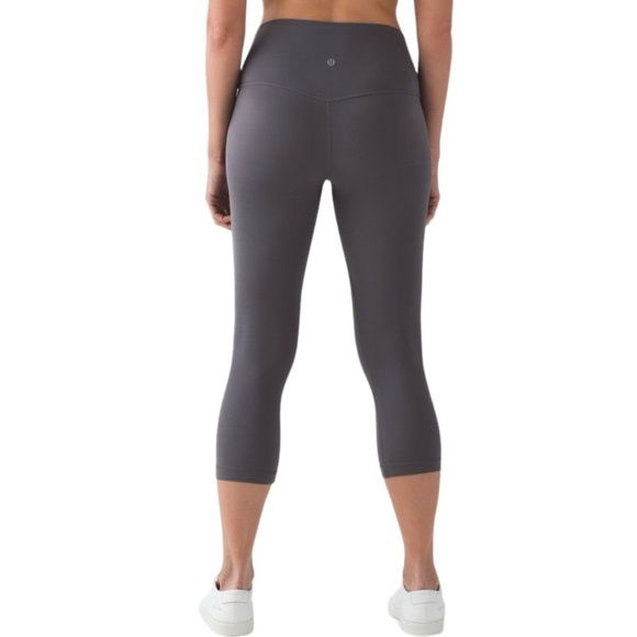 Lululemon Align Crop (19")
Dark Carbon size 10 - Picture 1 of 8